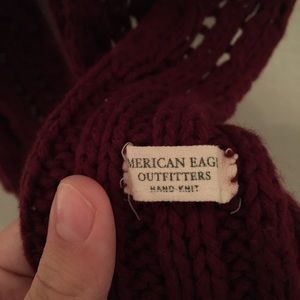 American Eagle hand knitted scarf maroon